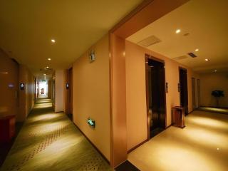 Lavande Hotel·Xishuangbanna Jinghong Songkran Square - 5