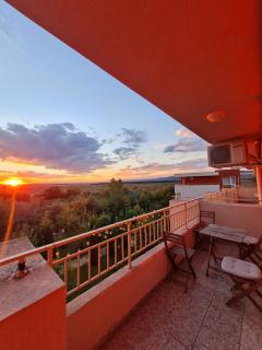 1-bedroom Apartment in a Resort with 6 Pools, Top Floor, Stunning Sunset View - 9