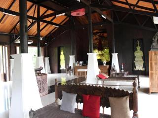 Chivaree Hotel and Resort - 8