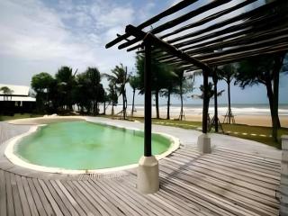 Chivaree Hotel and Resort - 3