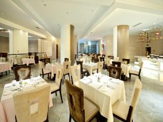 Hangzhou Zijingang International Hotel - 7