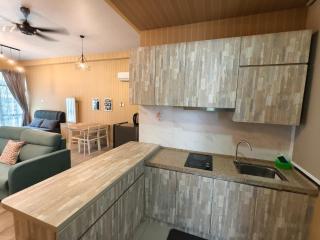 36 - Santai Stay at Palazio, Mount Austin JB - 4