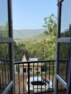 Zerahs Villa - Athirappilly - 9