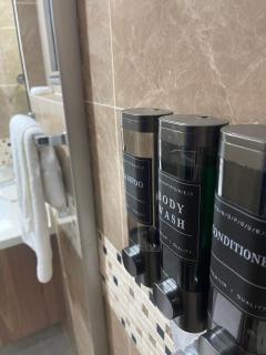 Modern Kingston Apartment Suite With Pool & Ocean View - 8