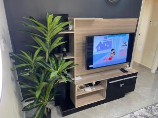 Modern Kingston Apartment Suite With Pool & Ocean View - 1