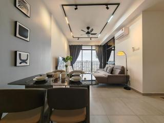 Mykey The Quartz Family Suites Netflix Near Jonker - 3