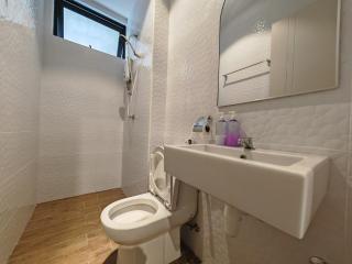 Mykey The Quartz Family Suites Netflix Near Jonker - 2