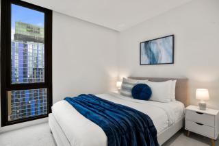 SkyHigh 2BR Heart CBD City Free Tram with Pool Gym - 7