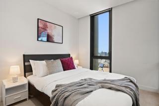 Central 2BR CBD Stylish Free Tram with Pool Gym - 7