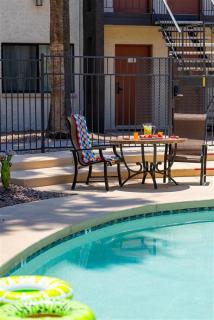 114 Fully Furnished 1BR Suite-Prime Location - 7