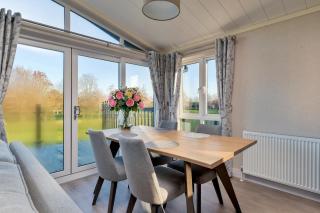 Finest Retreats - Pembroke Luxury Lodge - 3