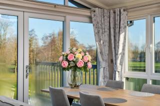 Finest Retreats - Pembroke Luxury Lodge - 2