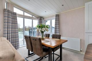 Finest Retreats - Churchill Luxury Lodge - 9