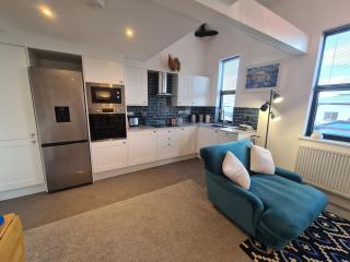 Fore Street Hideaway 1 bed-Free Parking-Brand New - 2