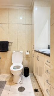 Cozy home located on the very vibrant Hutt Street - 3