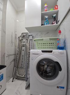 Cozy Airport Apartment - 4