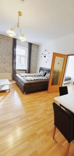 Comfortable 2-Bedroom Stay in Vienna Simmering - 3