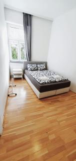 Comfortable 2-Bedroom Stay in Vienna Simmering - 1