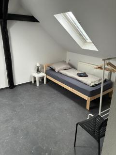 Business House 13 - 5