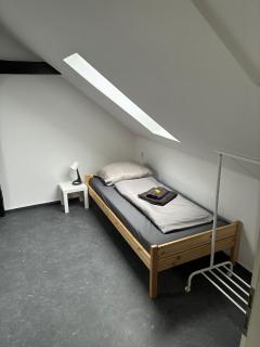 Business House 13 - 1