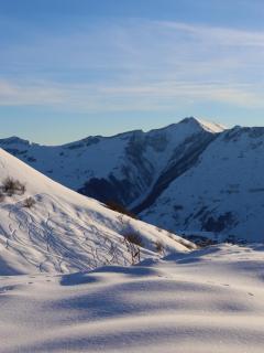 Balcony with Mountain View Steps from Ski Lift 50m - 4