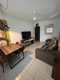 Casa Pé de Carambola - 3 quartos - 3 banheiros - 7