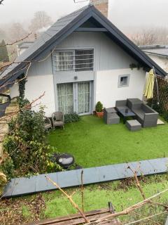 NAD STARÝM SKLEPEM - 6