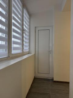 Top Centre 2BDR Apartment for 4 Guests next to Theater Tear and Laughter - 3