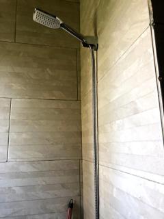 Appartement de 2 Chambres Salon Moderne et Equipé - 3