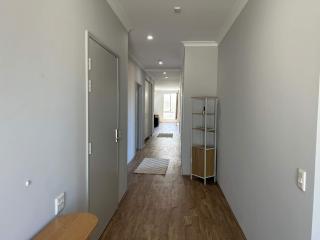 Spacious Karnup Home with 4 Bedrooms Modern Kitchen & Private Parking - 6