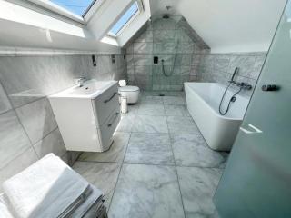 Oak Valley Lodges & Camping - Pett - 8