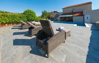 Stunning Home In Ugljane - 8