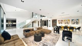 Hollywood Hills 6BR Luxury Home w Pool, Theater & Panoramic Views - 6