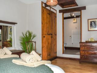 Courtyard Cottage - 4