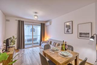 Modern and centrally located large one bedroom apartment KBON1-1 - 2