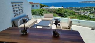 Modern Apartment on Signal Hill with Incredible Panoramic Sea and Mountain views - 2