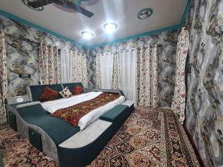 Oak Heaven Cottage Gulmarg - 8