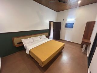 Serene Hill View Cottage - 1