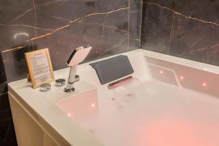 Suite Diamant Royal - Balnéo Double et Sauna - 5