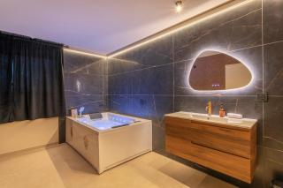 Suite Diamant Royal - Balnéo Double et Sauna - 2