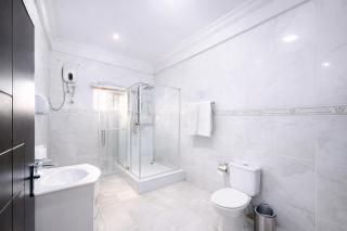 Golden Crystal Hotel - 8