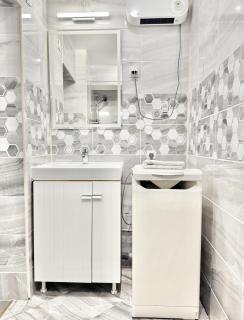 Top City Centre 1BDR Apartment next to Theater Tear and Laughter - 3