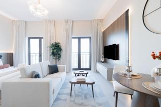 Modern Elegance at Yas Golf Collection - 2