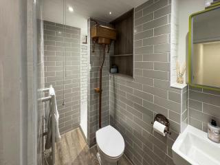 The Snug Cottage - 3