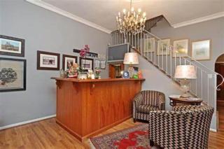 OYO Life 93387 Sunarmi House - 8