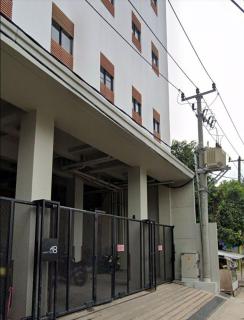 OYO Life 93387 Sunarmi House - 9