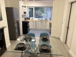 Cozee 2-bed nr New Cross Hospital - 5