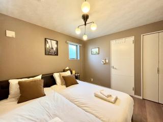 17min Asakusa, 3min walk to station, charming and cute 3 storey house, 3 bedrooms, 6 comfortable beds, 2 toilets - 6