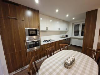 Free parking, Old Town cozy apart near train stat - 7