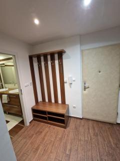 Free parking, Old Town cozy apart near train stat - 4